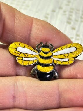 Margot de Taxco enameled sterling silver bee brooch (yellow)